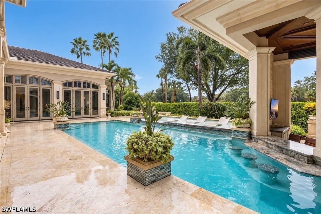 9880 Brassie Bend, Naples, FL 34108