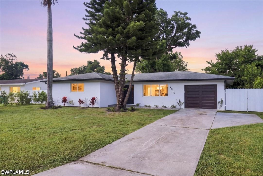 4315 22nd Pl., Naples, FL 34116