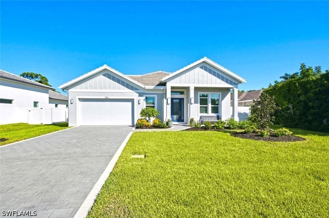 553 106th Ave., Naples, FL 34108