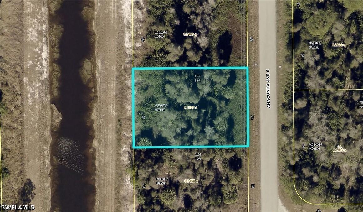 908 Anaconda Ave., Lehigh Acres, FL 33974