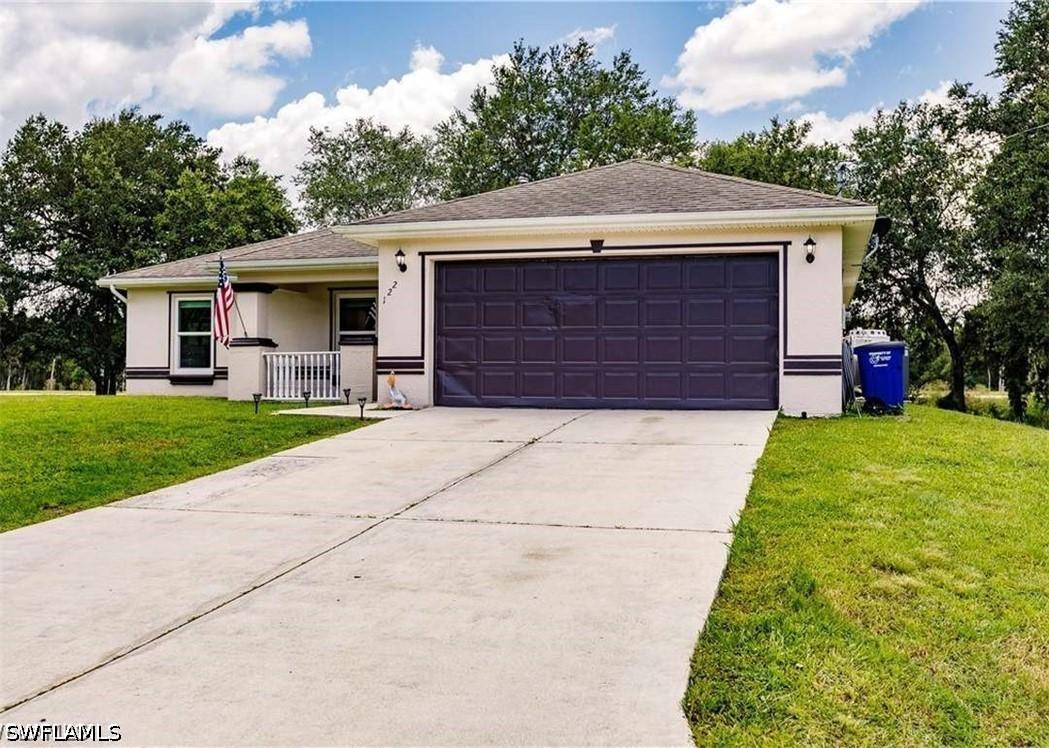 122 Teakwood Dr., Lehigh Acres, FL 33974