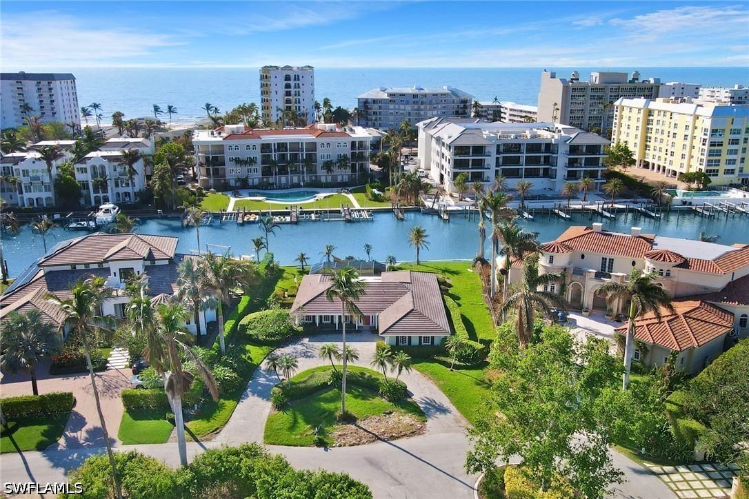 1823 Hurricane Harbor Ln., Naples, FL 34102