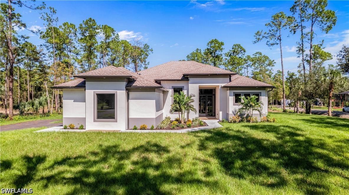 2737 2nd Ave., Naples, FL 34120