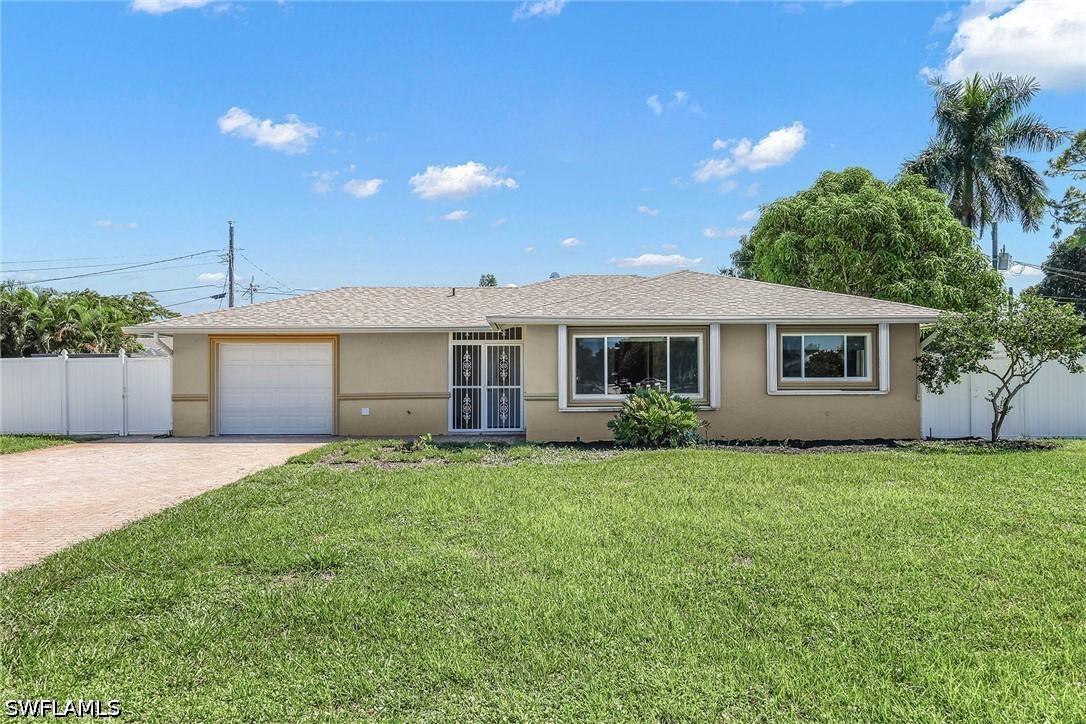 4690 Capri Dr., Naples, FL 34103