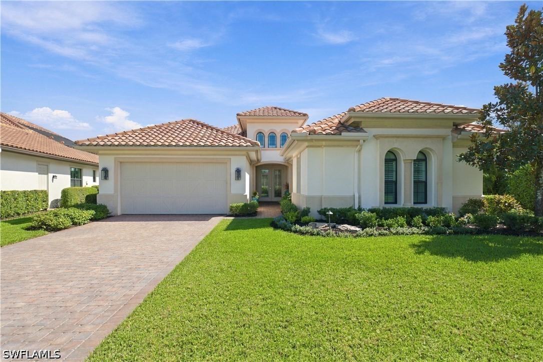 12372 Wisteria Dr., Naples, FL 34120