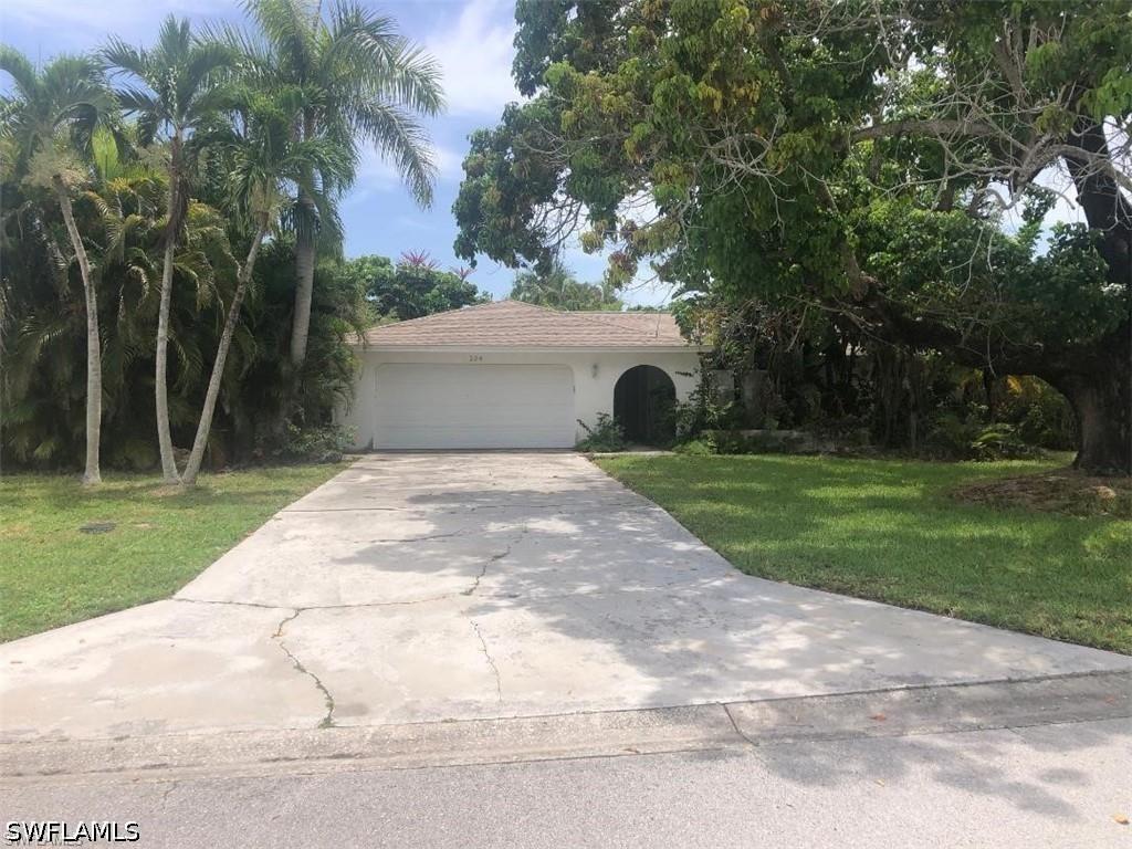 224 Pine Valley Cir., Naples, FL 34113