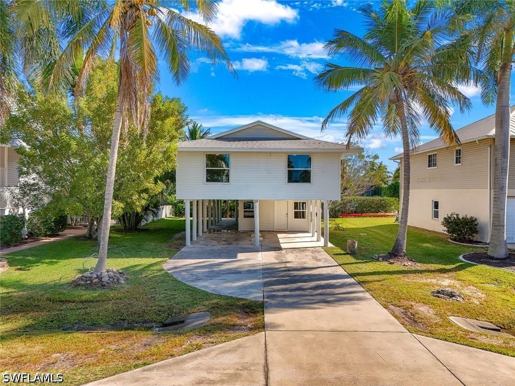 1284 Rainbow Ct., Naples, FL 34110