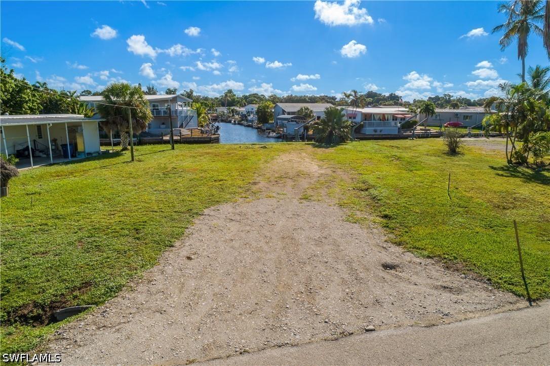 24524 Dolphin St., Bonita Springs, FL 34134