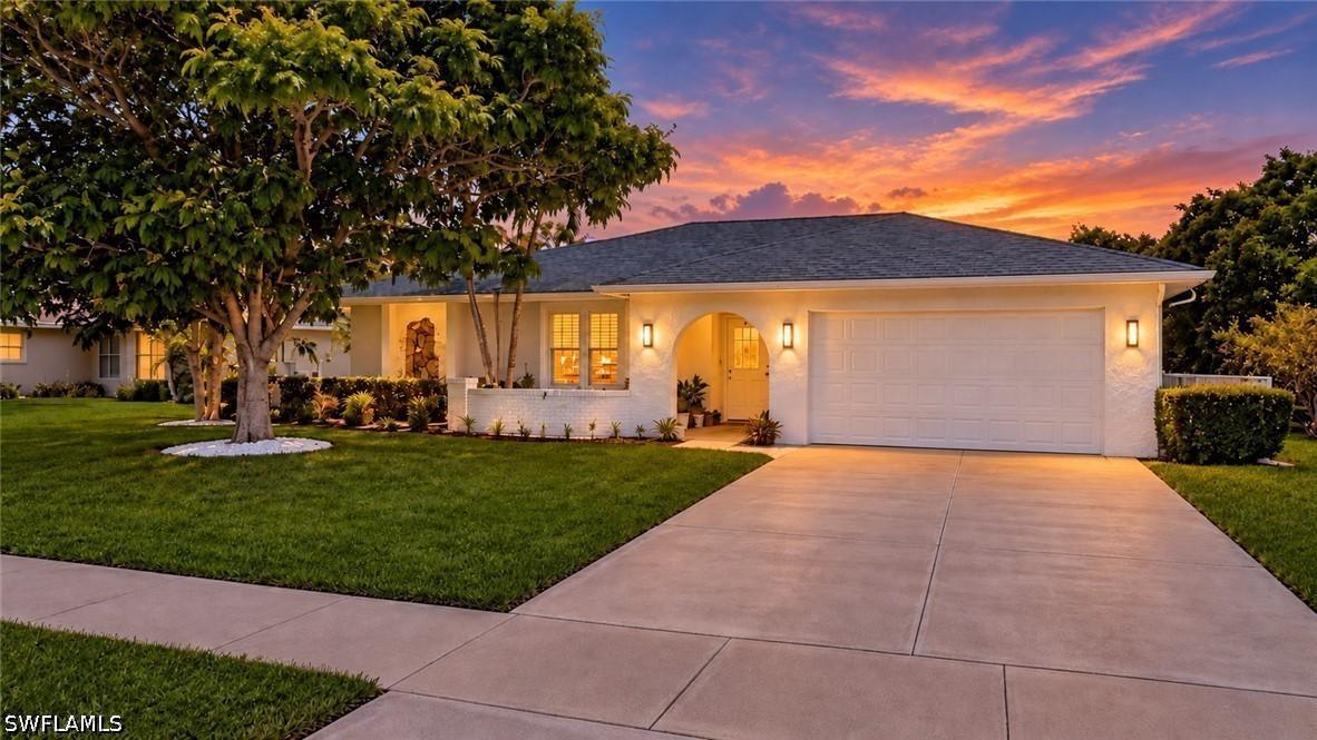 1089 Nottingham Dr., Naples, FL 34109