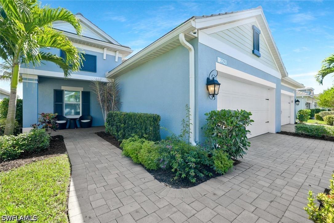 2291 Marquesa Cir., Naples, FL 34112