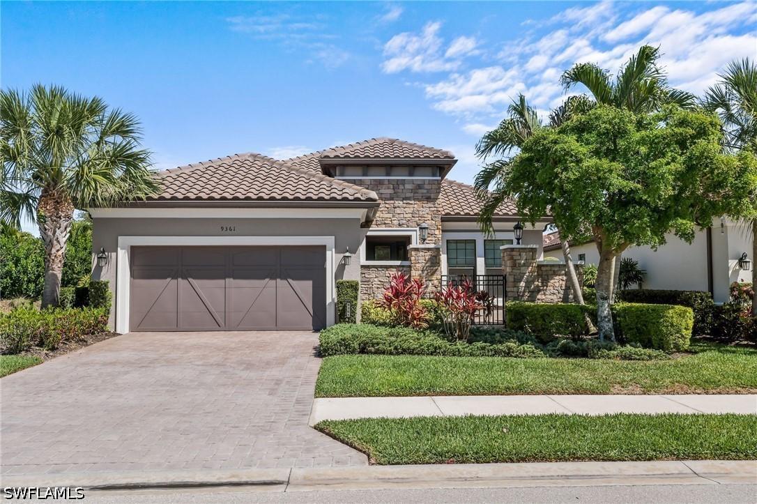 9361 Terresina Dr., Naples, FL 34119
