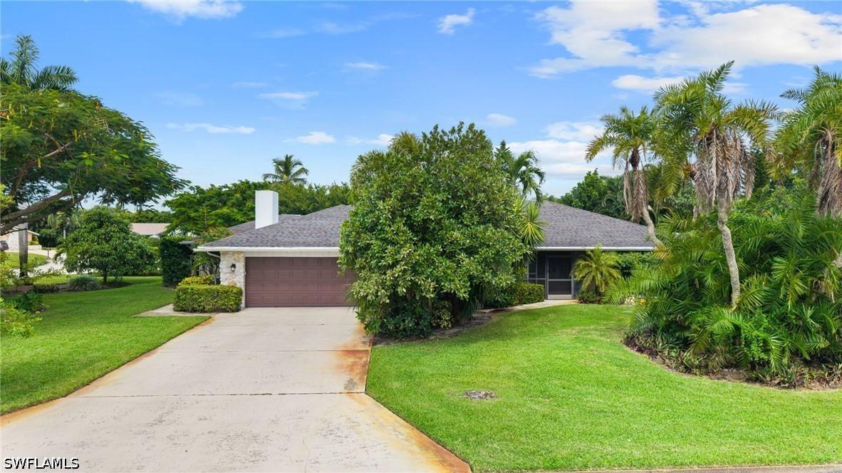 347 Country Club Ln., Naples, FL 34110