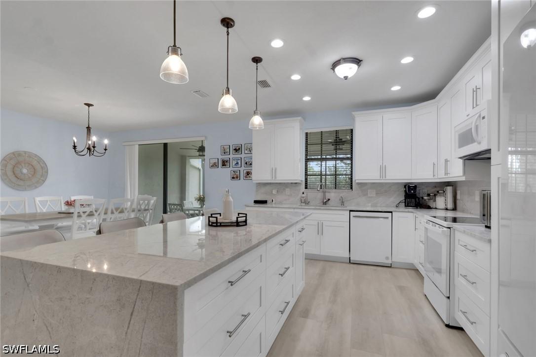 15068 Summit Place Cir. #225, Naples, FL 34119