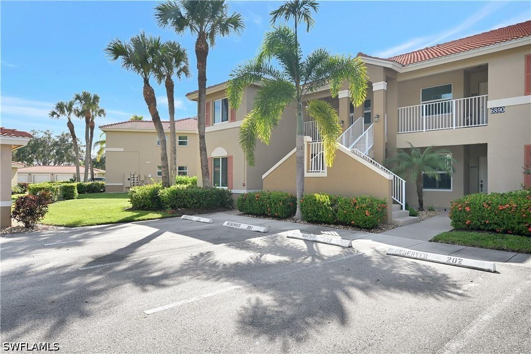 6890 Huntington Lakes Cir. #201, Naples, FL 34119