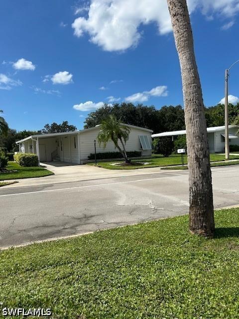 567 Charlemagne Blvd., Naples, FL 34112