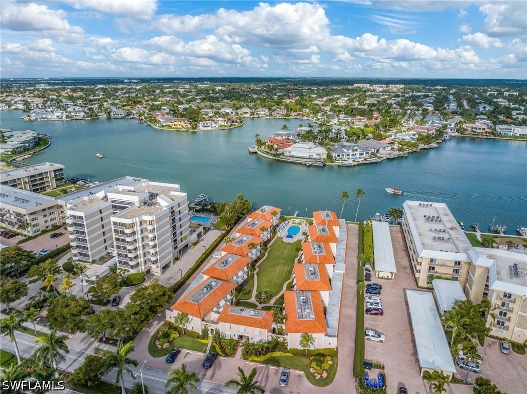 3070 Gulf Shore Blvd. #105, Naples, FL 34103