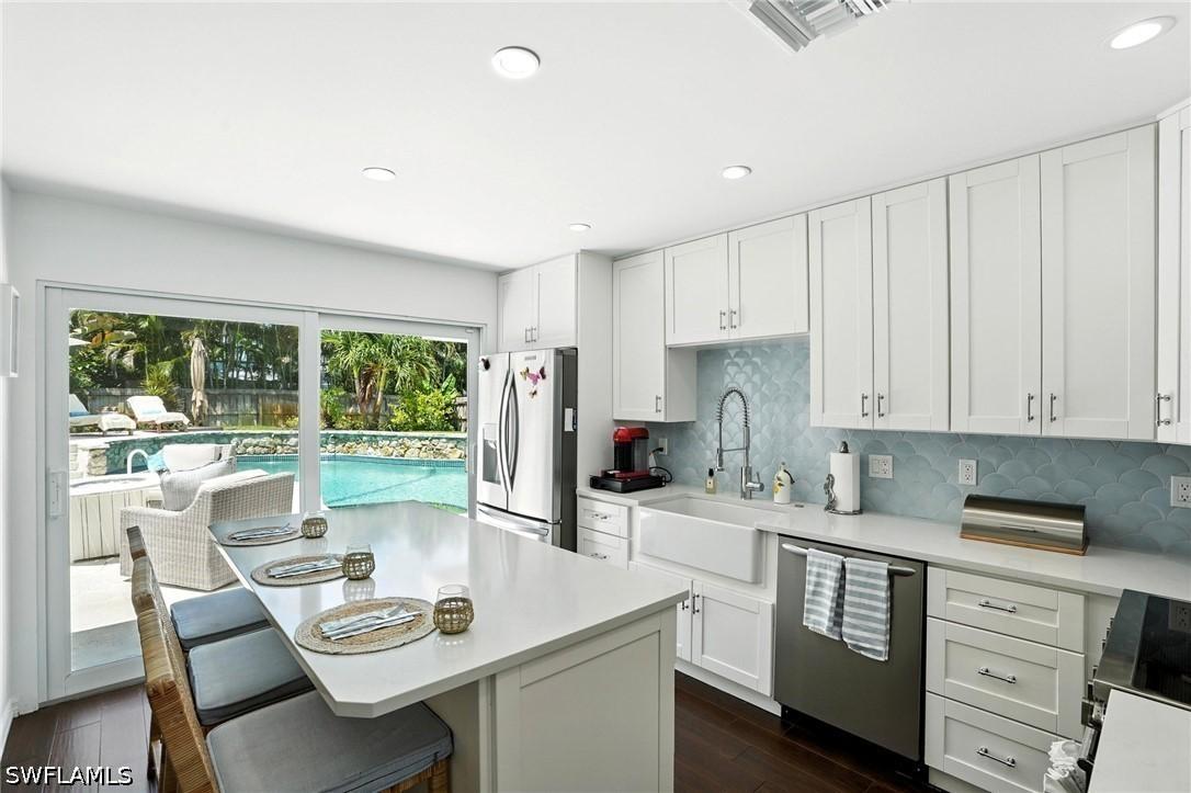1063 22nd Ave., Naples, FL 34103