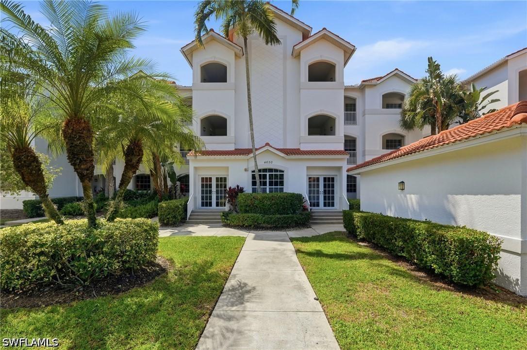 4650 Yacht Harbor Dr. #124, Naples, FL 34112