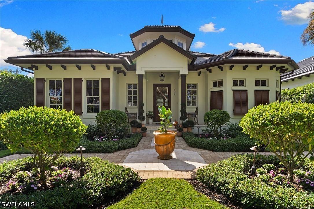 530 1st Ave, Naples, FL 34102