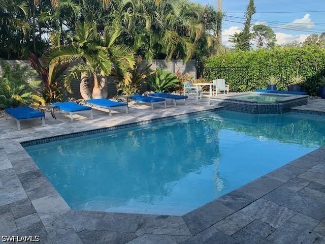 619 92nd Ave., Naples, FL 34108