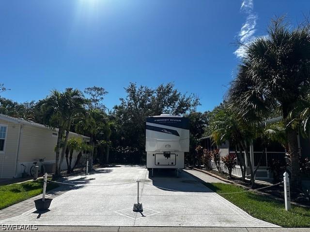 1482 Diamond Lake Cir., Naples, FL 34114