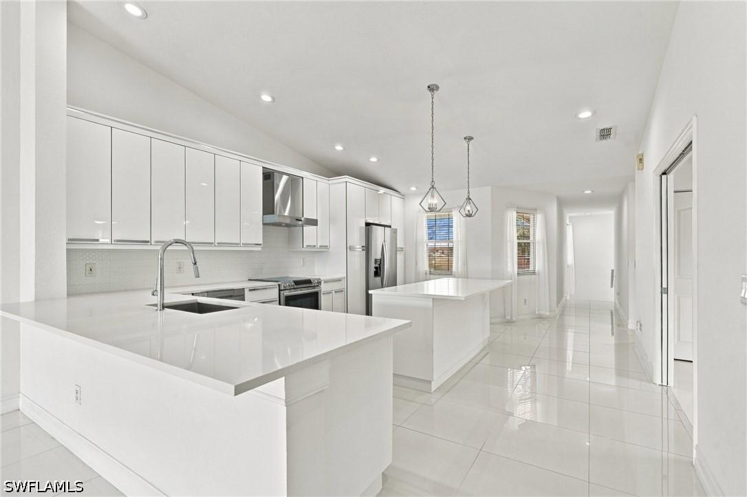 9175 Michael Cir. #4, Naples, FL 34113