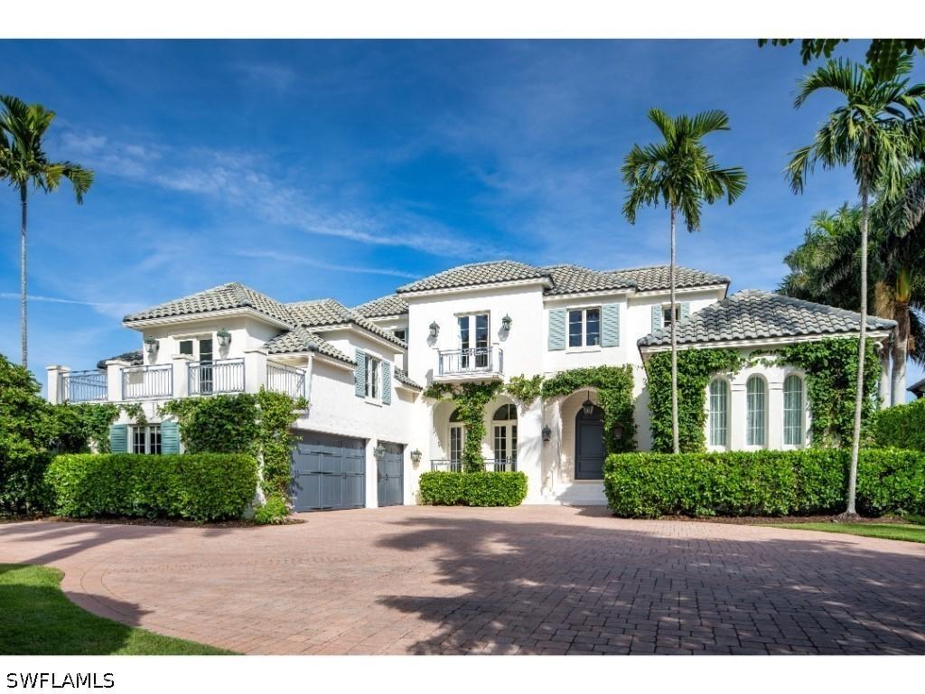 997 Spyglass Ln., Naples, FL 34102
