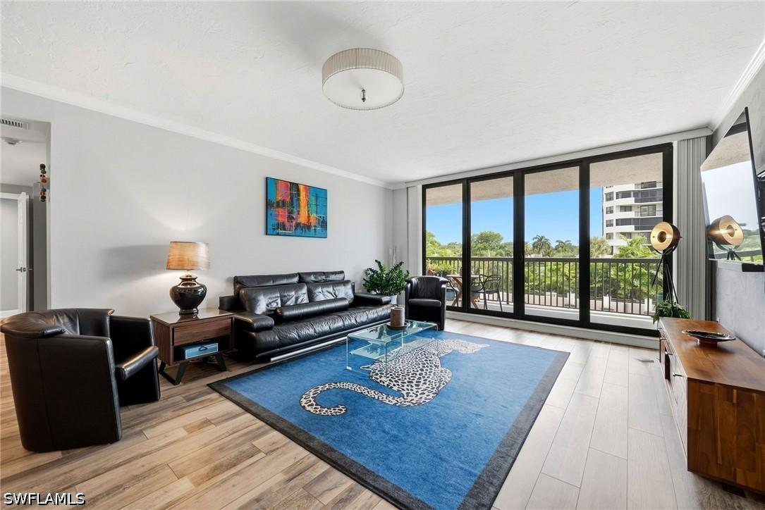 6075 Pelican Bay Blvd. #203, Naples, FL 34108
