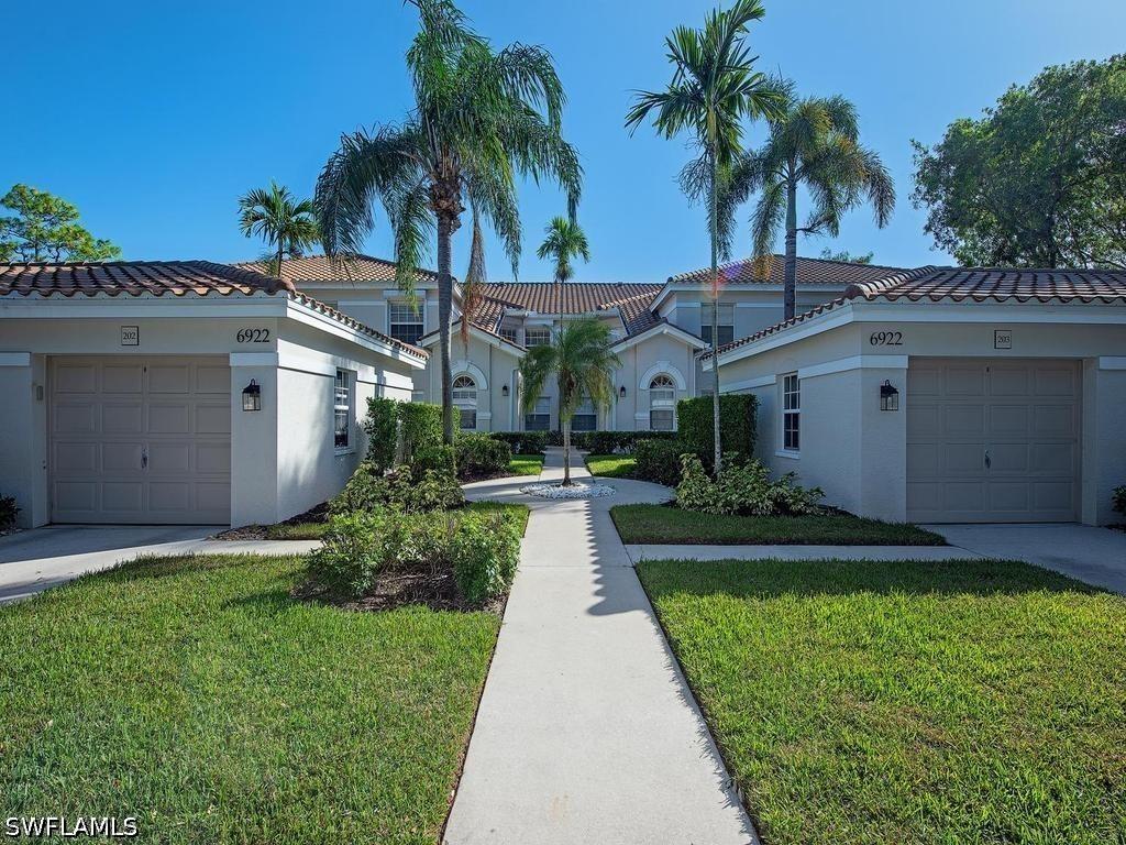 6922 Satinleaf Rd. #202, Naples, FL 34109