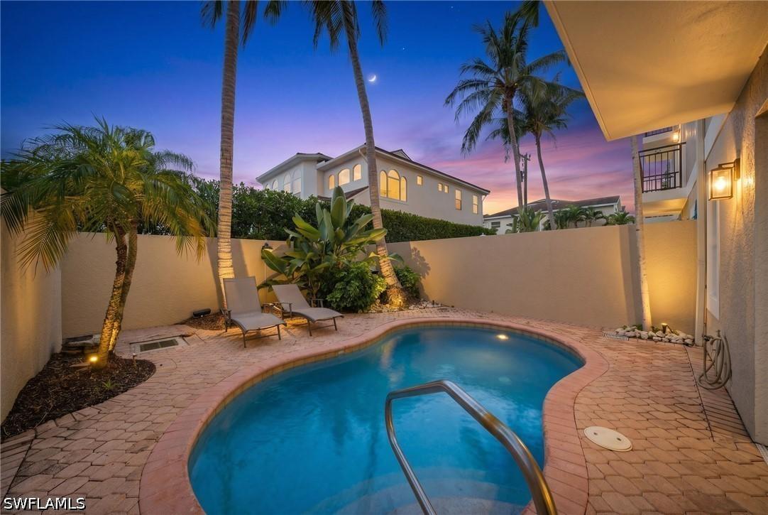 572 11th Ave. #2, Naples, FL 34102