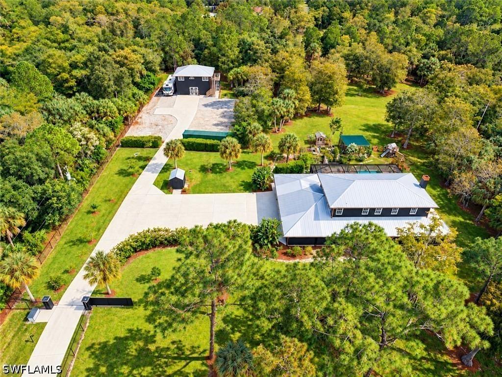 3120 6th St., Naples, FL 34120