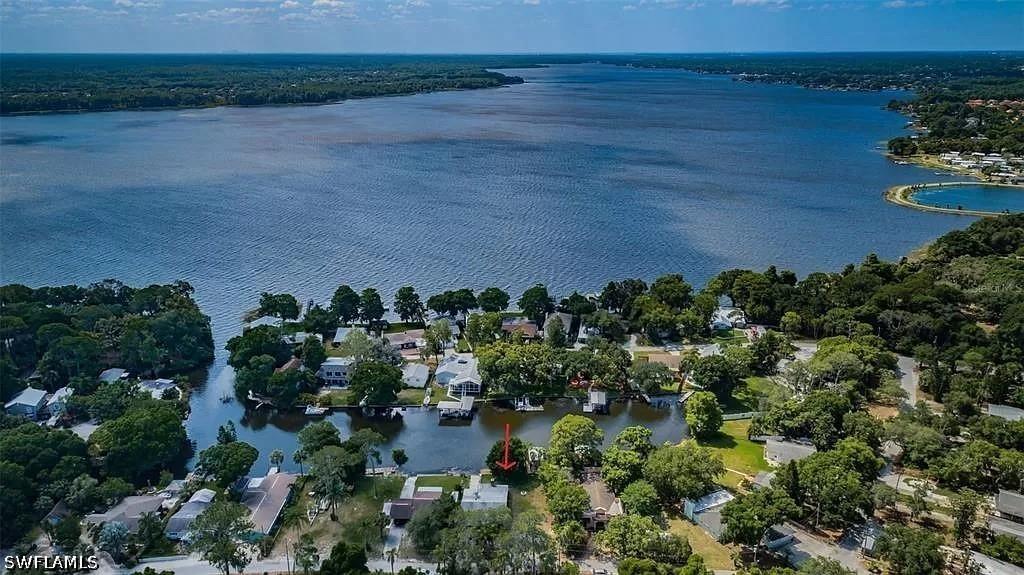 1154 Lagoon Rd., Tarpon Springs, FL 34689