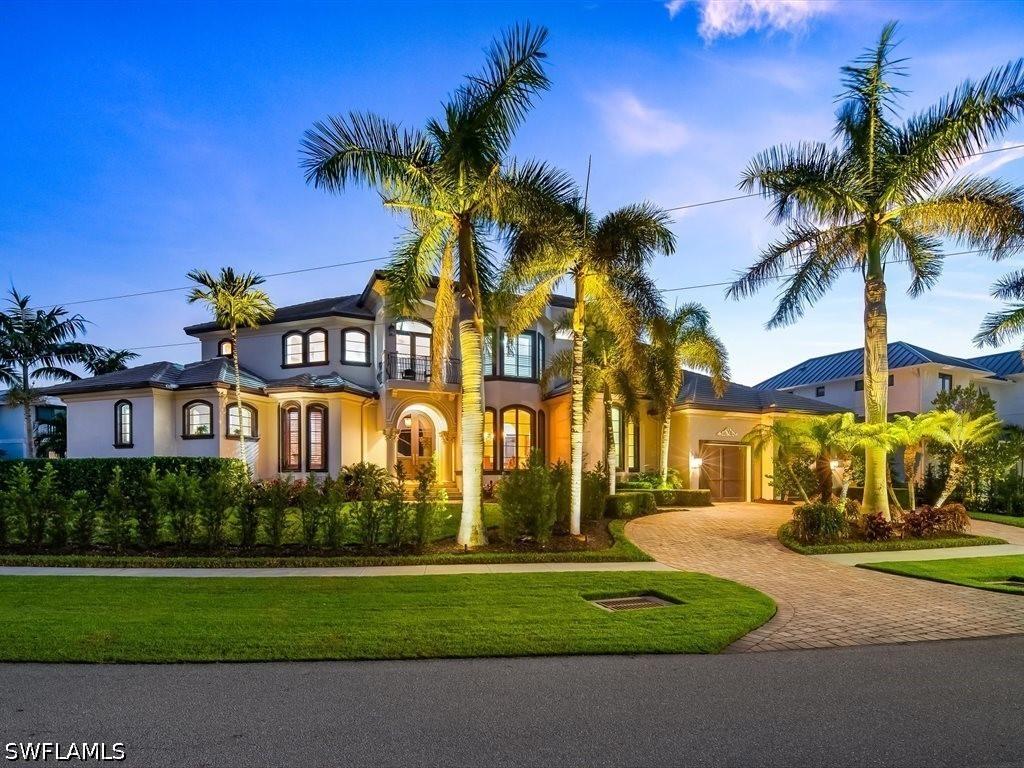 689 Rockport Ct., Marco Island, FL 34145