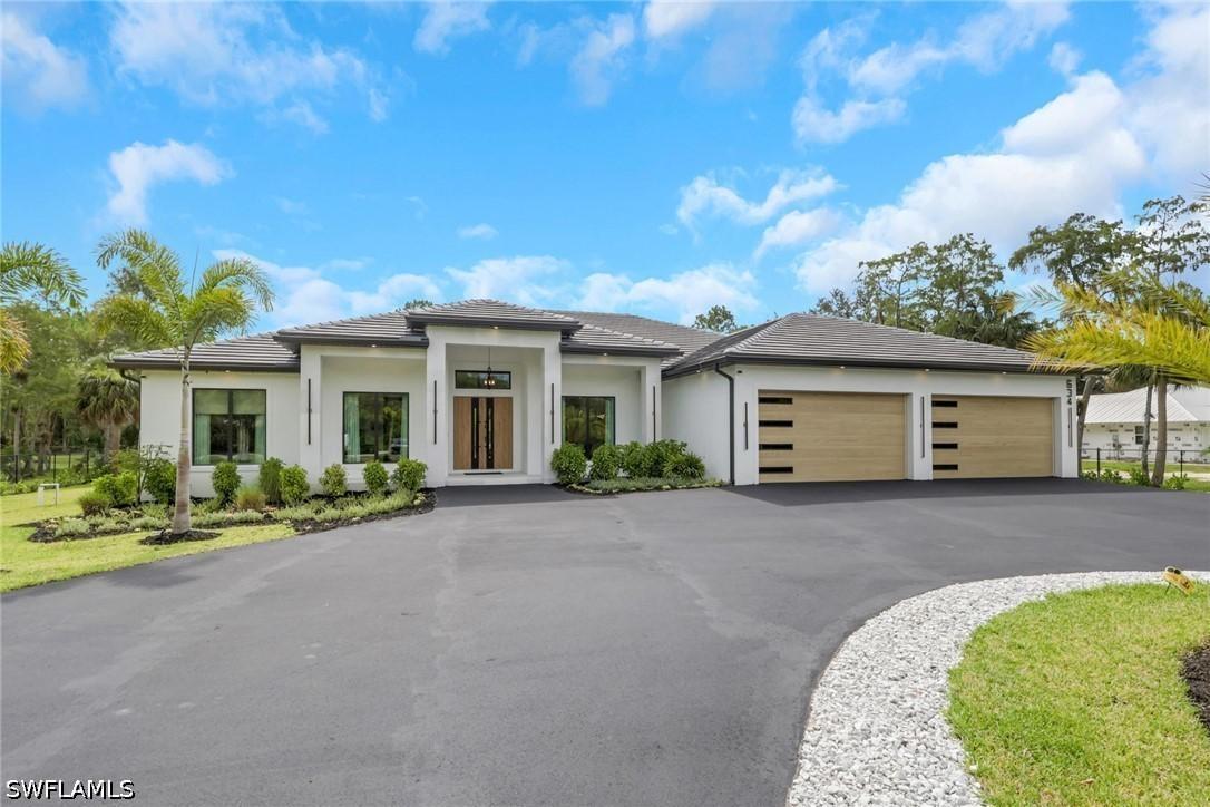 634 19th St., Naples, FL 34117