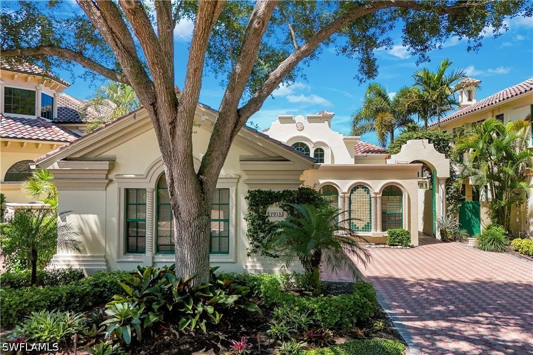 7913 Via Vecchia, Naples, FL 34108
