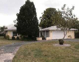 738 Freeling Dr., Sarasota, FL 34242