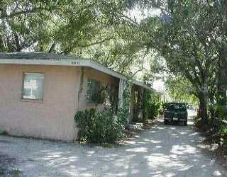 1680 Oak St, Sarasota, FL 34236