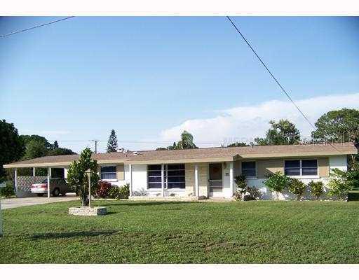 2911 Betty Dr., Sarasota, FL 34232