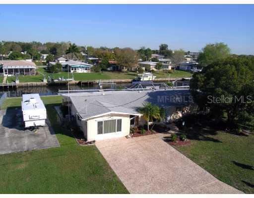 812 Ixora Ave., Ellenton, FL 34222