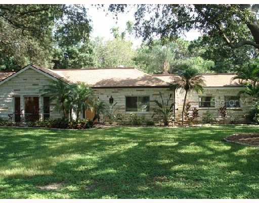 4325 Whispering Woods Pl., Sarasota, FL 34233