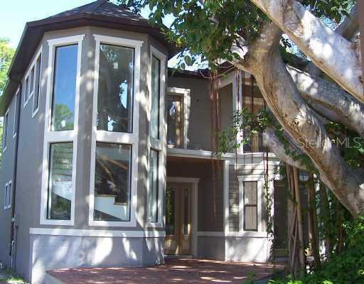 2139 Hawthorne St., Sarasota, FL 34239