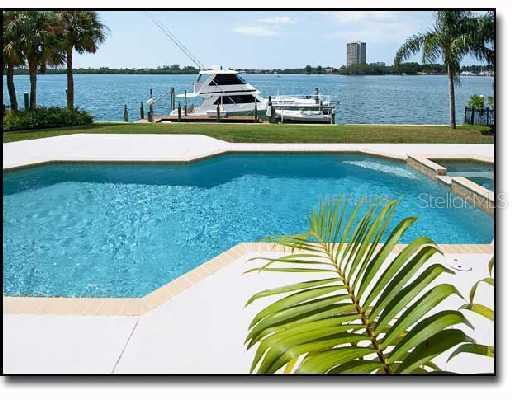 344 W Royal Flamingo Dr., Sarasota, FL 34236