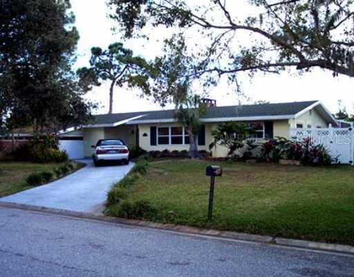 2940 Tanglewood Way, Sarasota, FL 34239