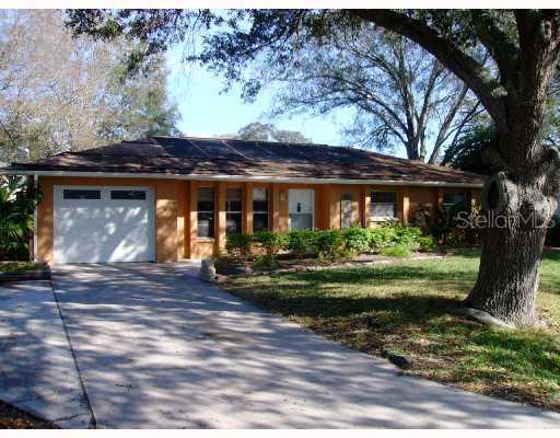 2073 Cambridge Dr., Sarasota, FL 34232