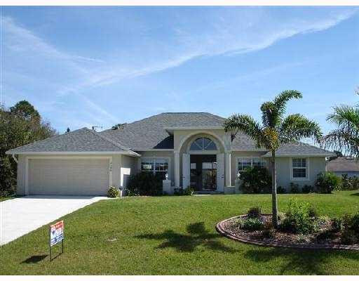 2596 Shalimar Ter., North Port, FL 34286