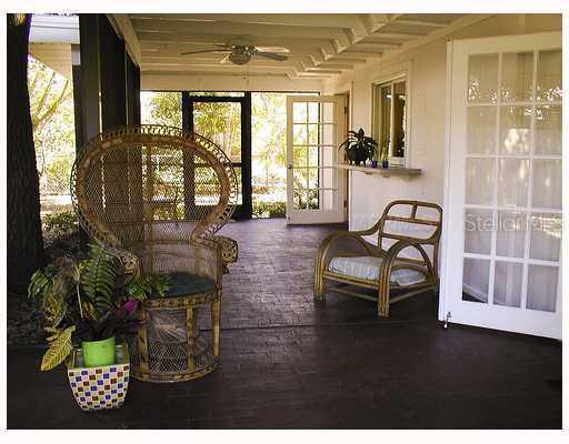 1852 Riviera Cir., Sarasota, FL 34232