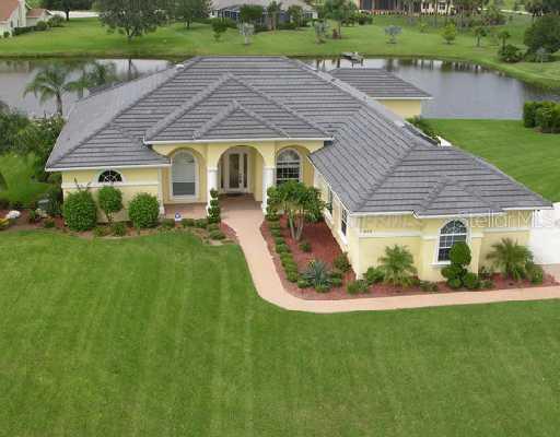 6109 9th Avenue Cir., Bradenton, FL 34212