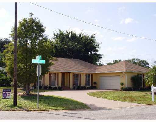 2954 Bentley St., Sarasota, FL 34239