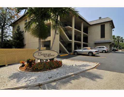 1650 Pine Tree Ln. #101, Sarasota, FL 34236