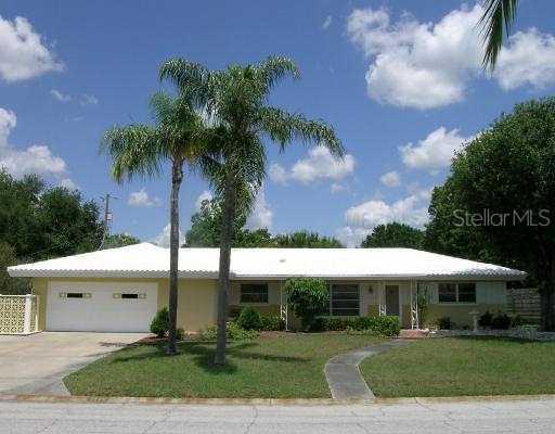 2715 Bigelow Dr., Sarasota, FL 34239